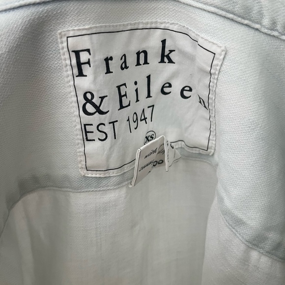 Frank & Eileen Relaxed Button-Up - Picture 4 of 6